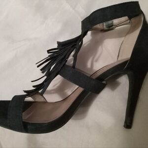 Christian Siriano black heel 7